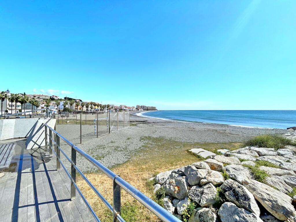 Flat for Sale in Caleta de Vélez
