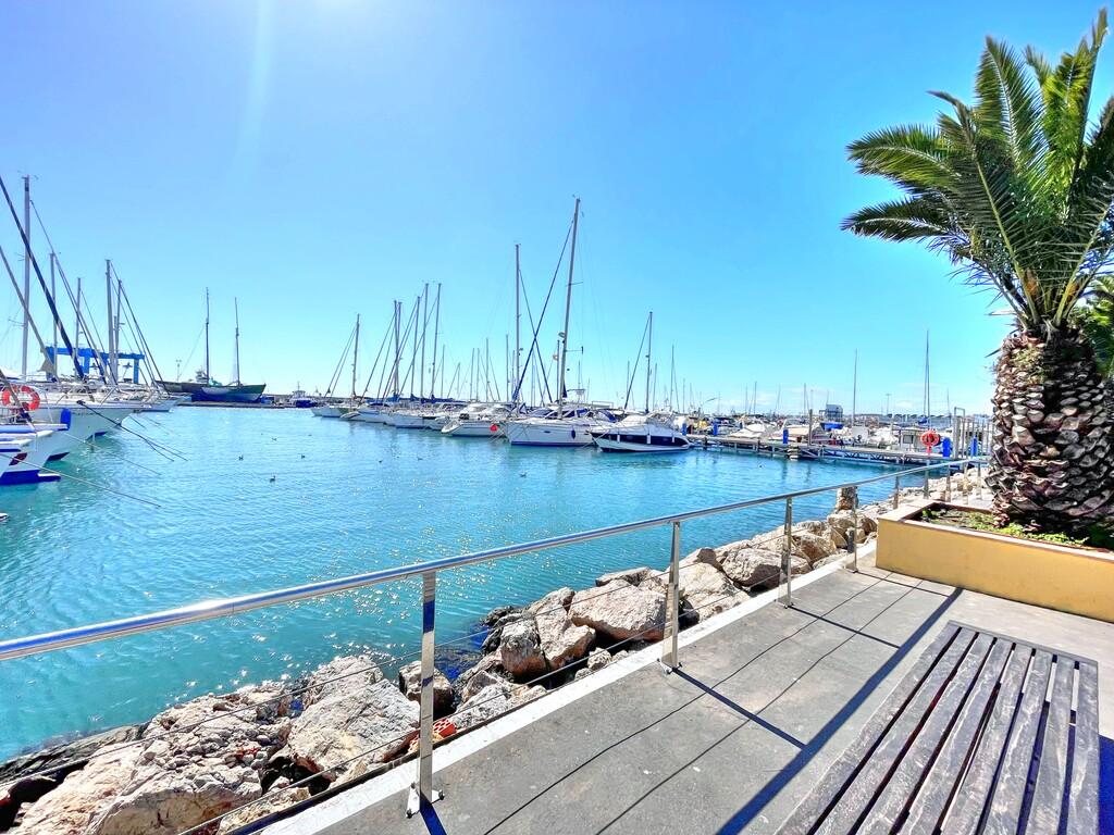 Flat for Sale in Caleta de Vélez