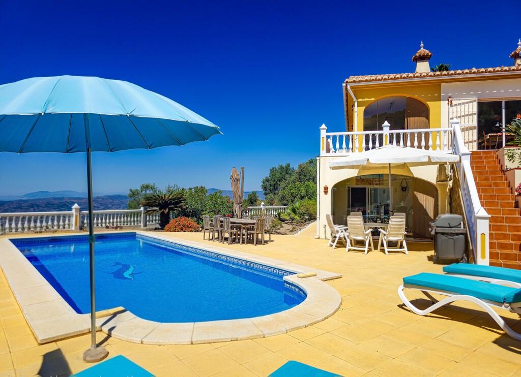 Villa for Sale in Arenas