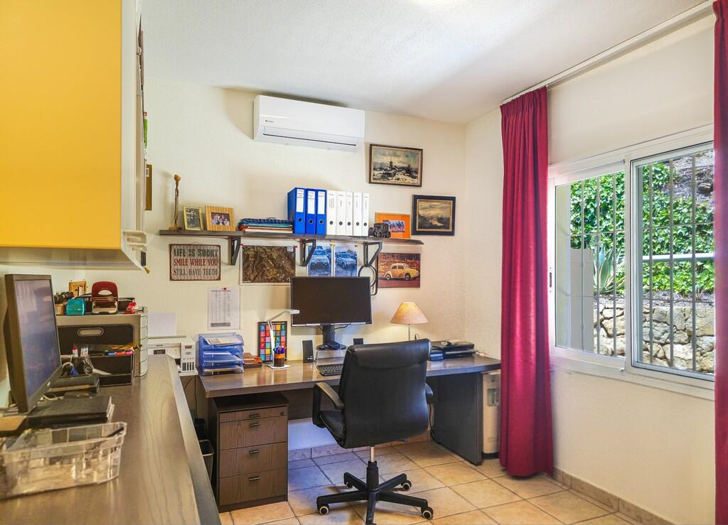 Villa for Sale in Arenas