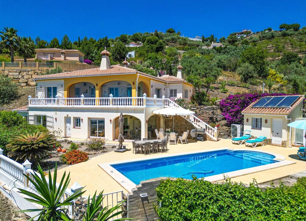 Villa for Sale in Arenas