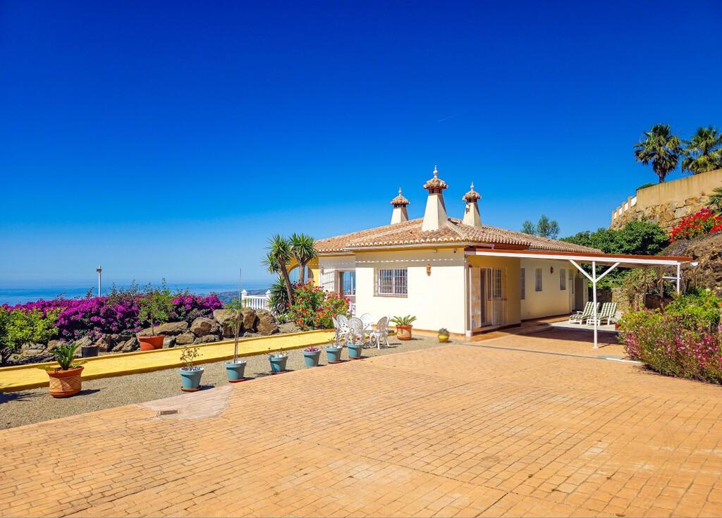 Villa for Sale in Arenas