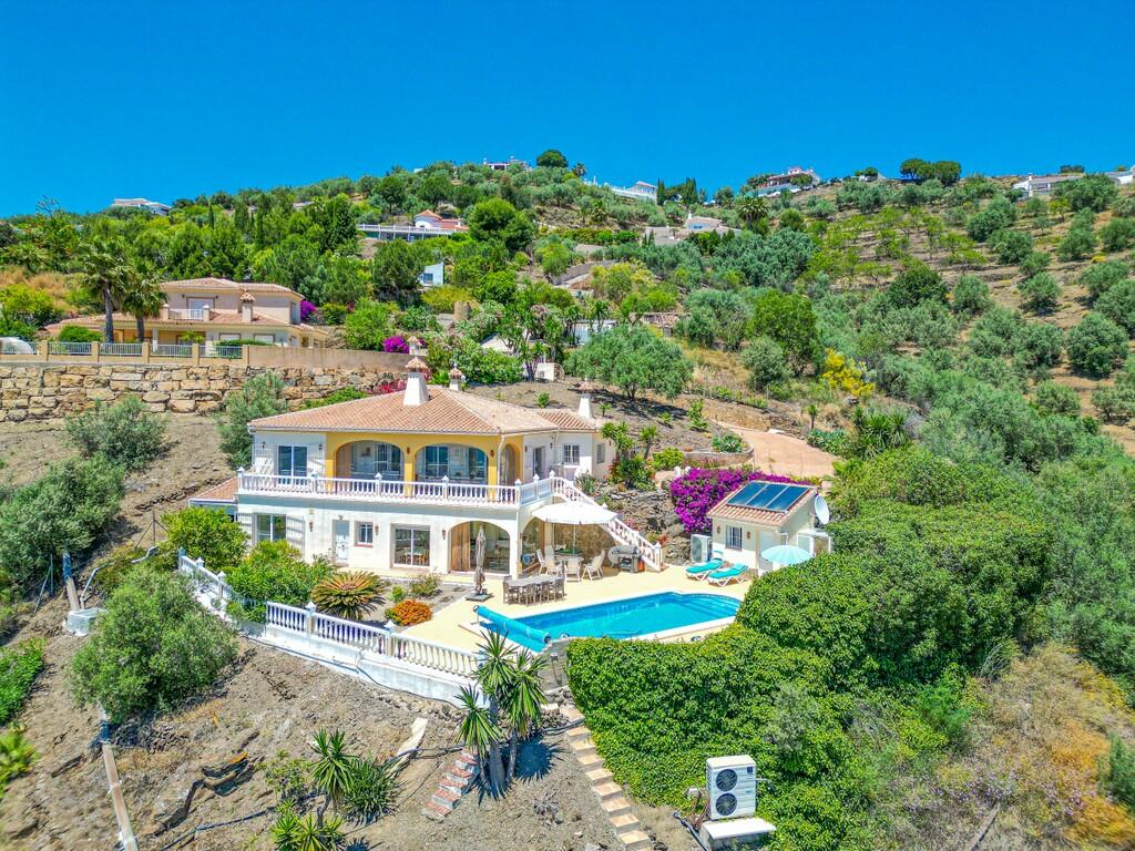 Villa for Sale in Arenas