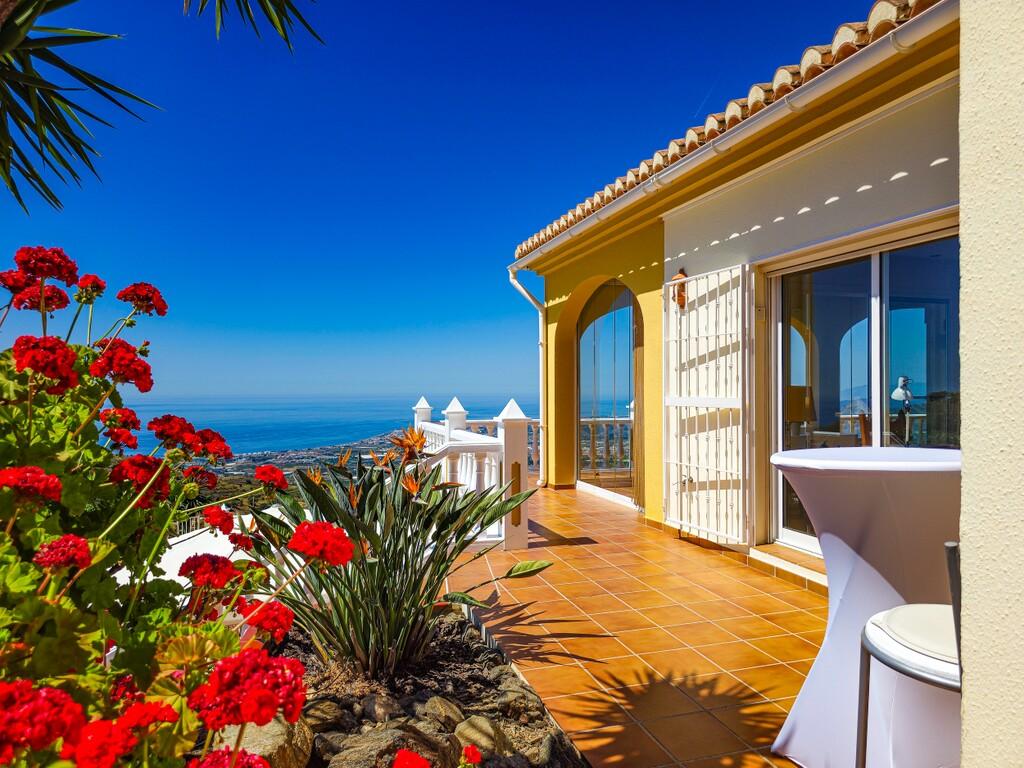 Villa for Sale in Arenas