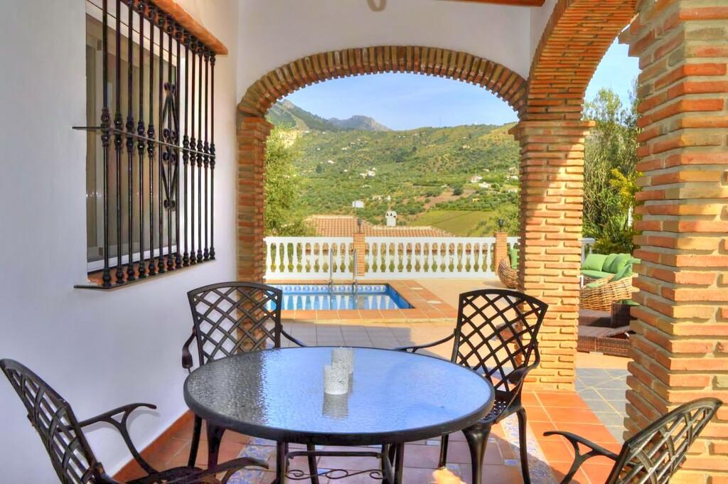 Chalet for Rent in Alcaucín