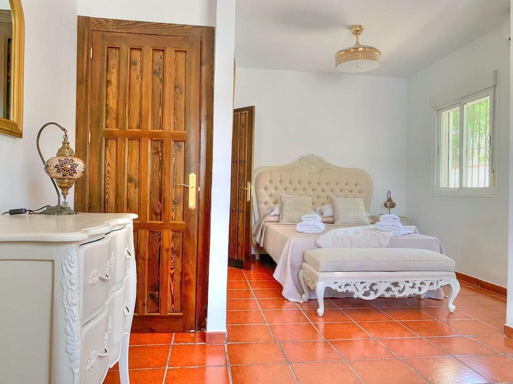 Chalet for Rent in Alcaucín