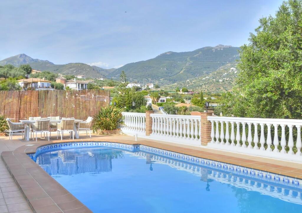 Chalet for Rent in Alcaucín