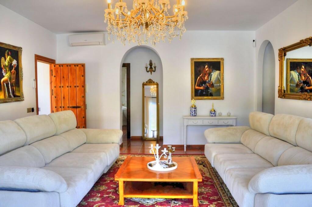 Chalet for Rent in Alcaucín