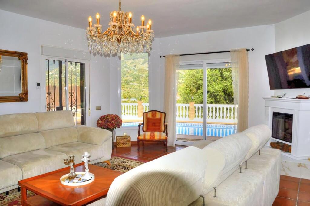Chalet for Rent in Alcaucín
