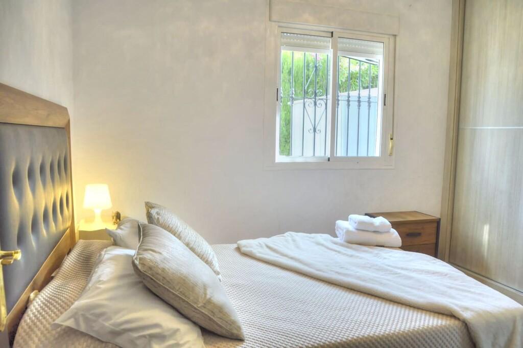 Chalet for Rent in Alcaucín