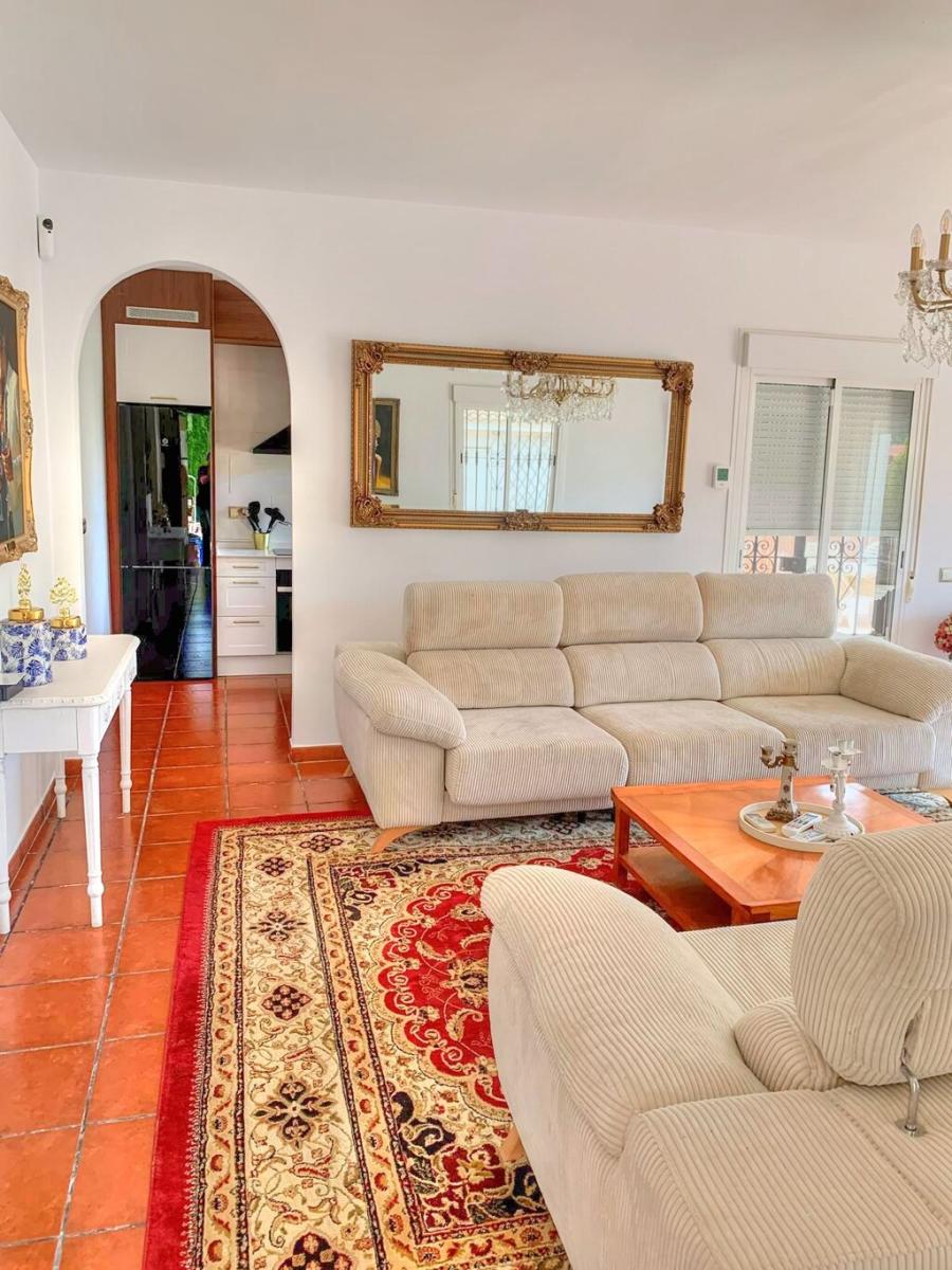 Chalet for Rent in Alcaucín