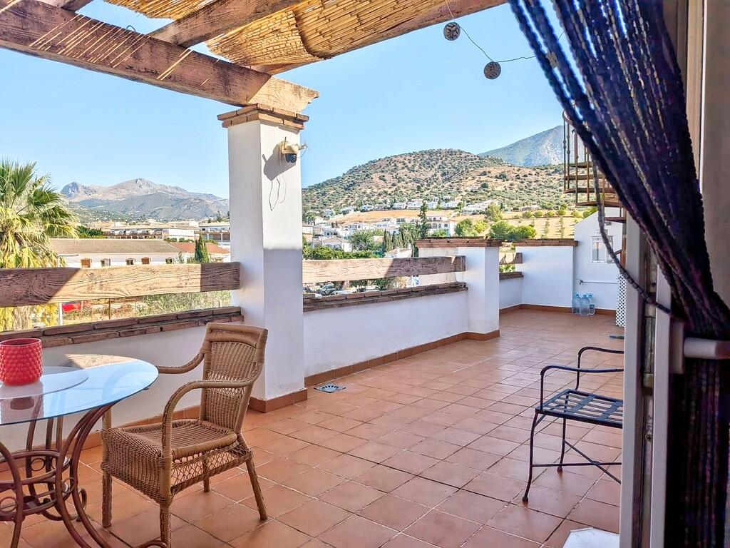 Penthouse for Rent in Viñuela