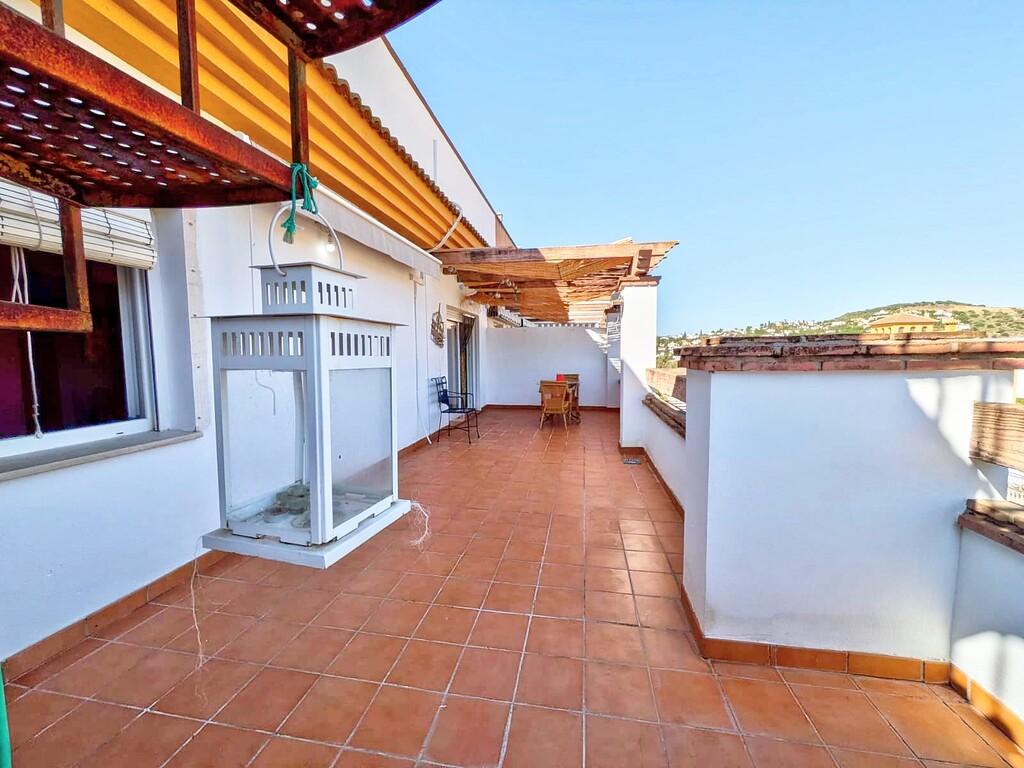 Penthouse for Rent in Viñuela