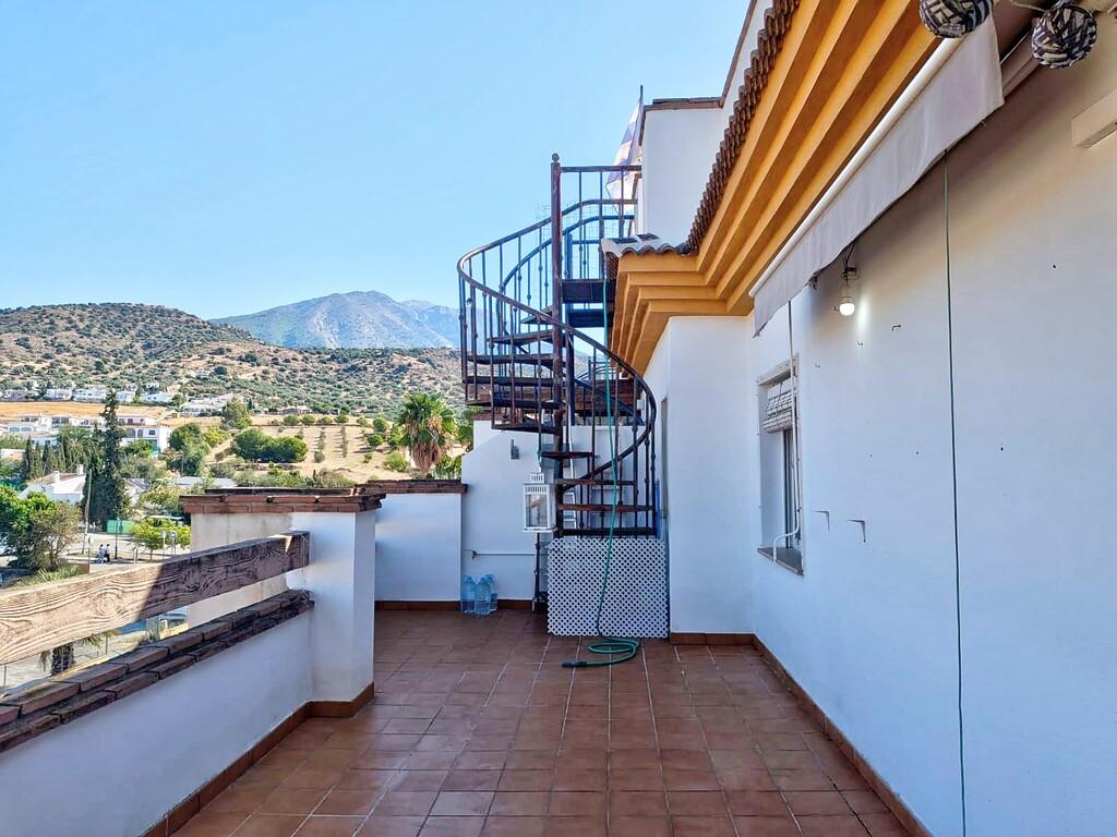 Penthouse for Rent in Viñuela