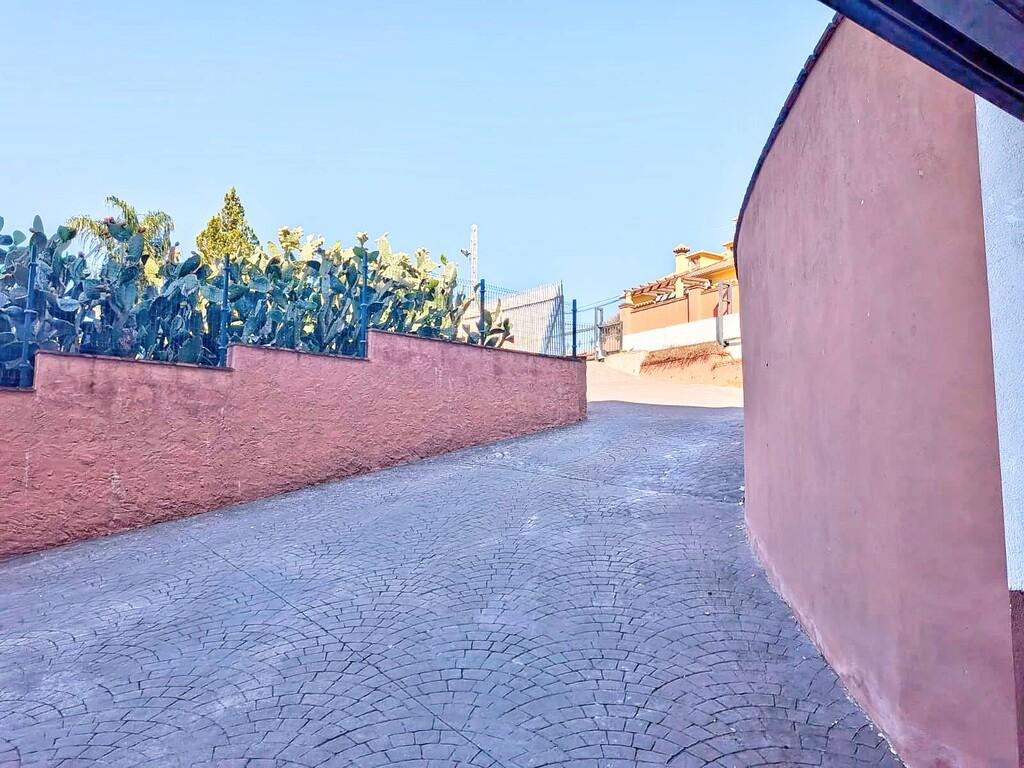 Penthouse for Rent in Viñuela
