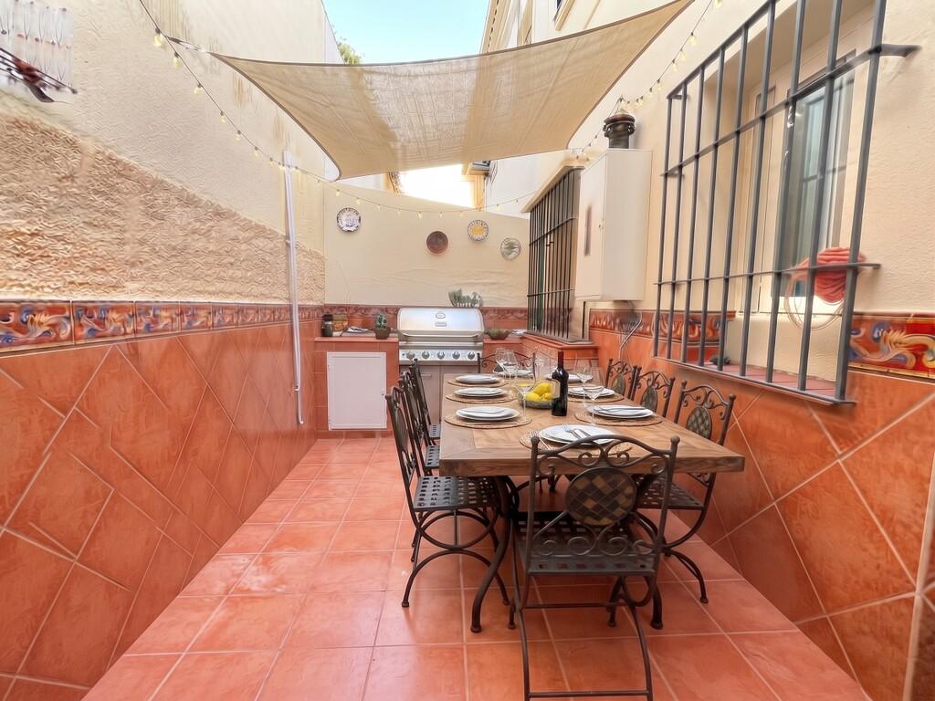 House for Sale in Benajarafe