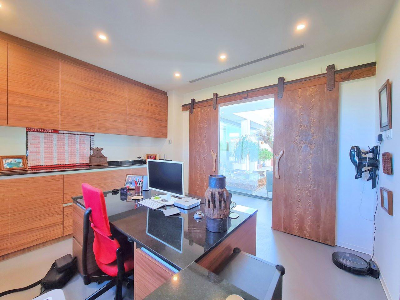 Villa for Sale in Los Alcázares