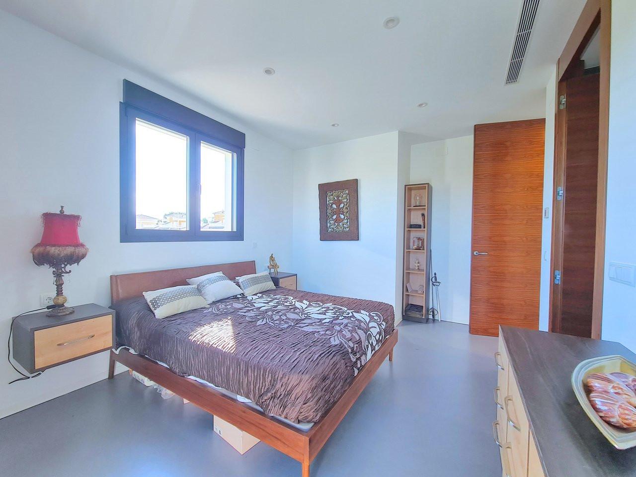 Villa for Sale in Los Alcázares