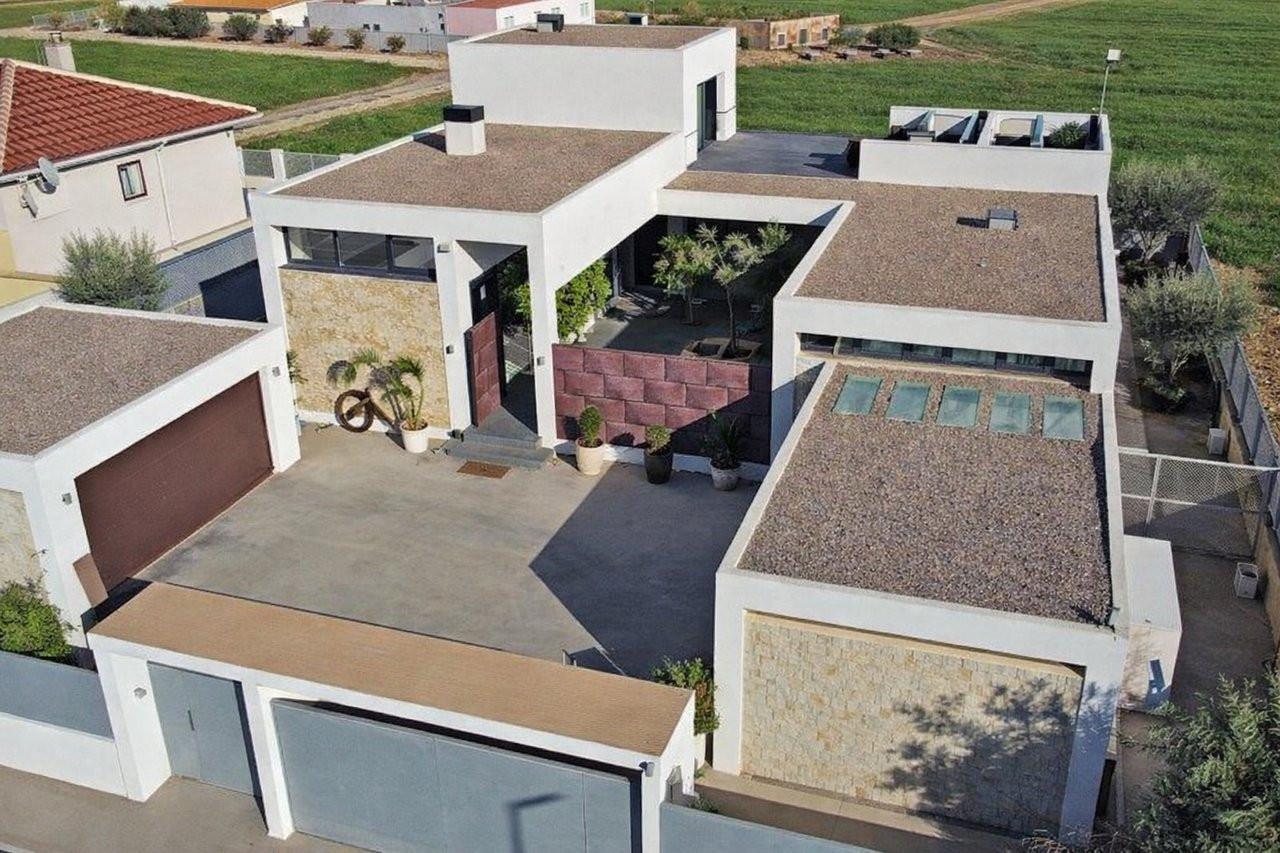 Villa for Sale in Los Alcázares
