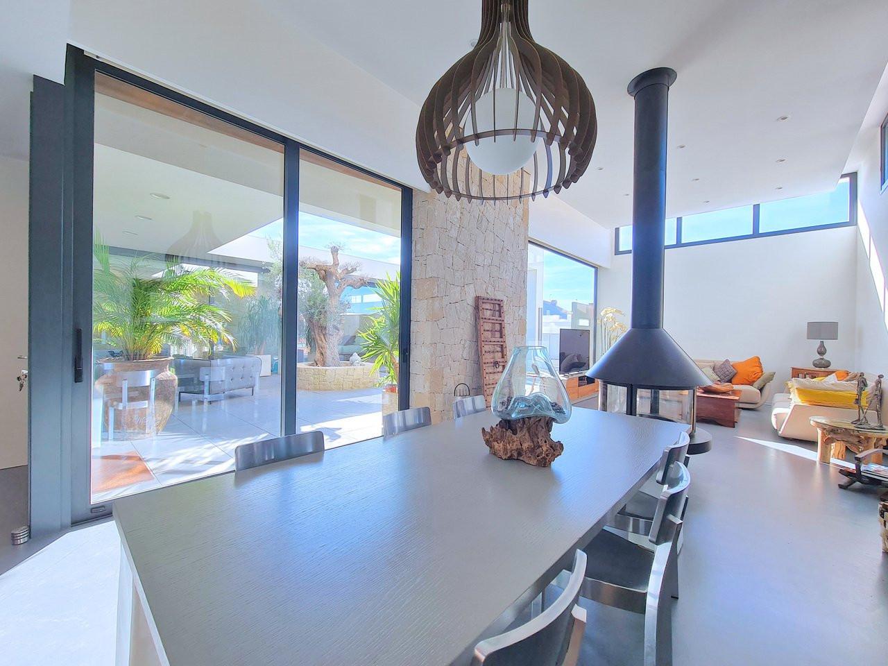 Villa for Sale in Los Alcázares