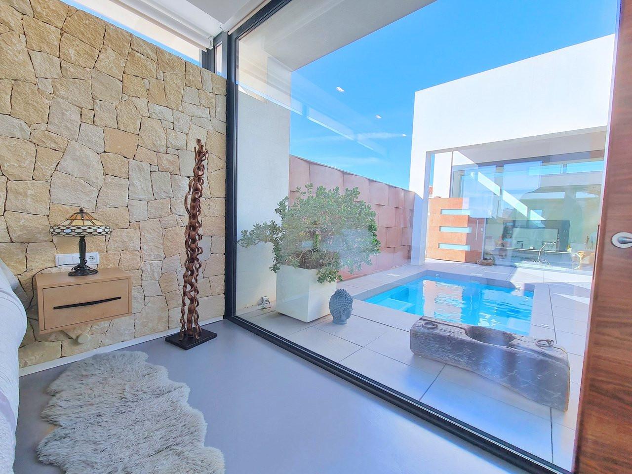 Villa for Sale in Los Alcázares