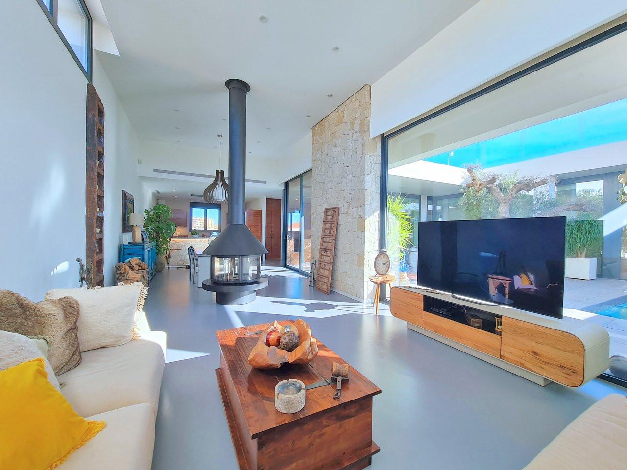 Villa for Sale in Los Alcázares