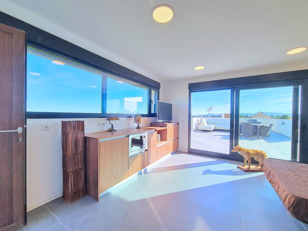 Villa for Sale in Los Alcázares