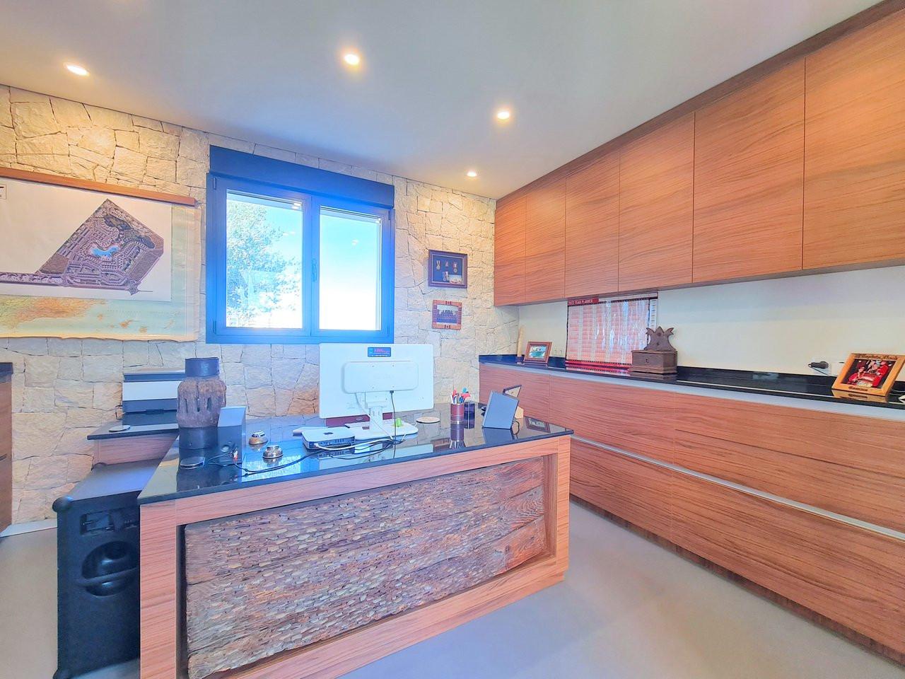 Villa for Sale in Los Alcázares