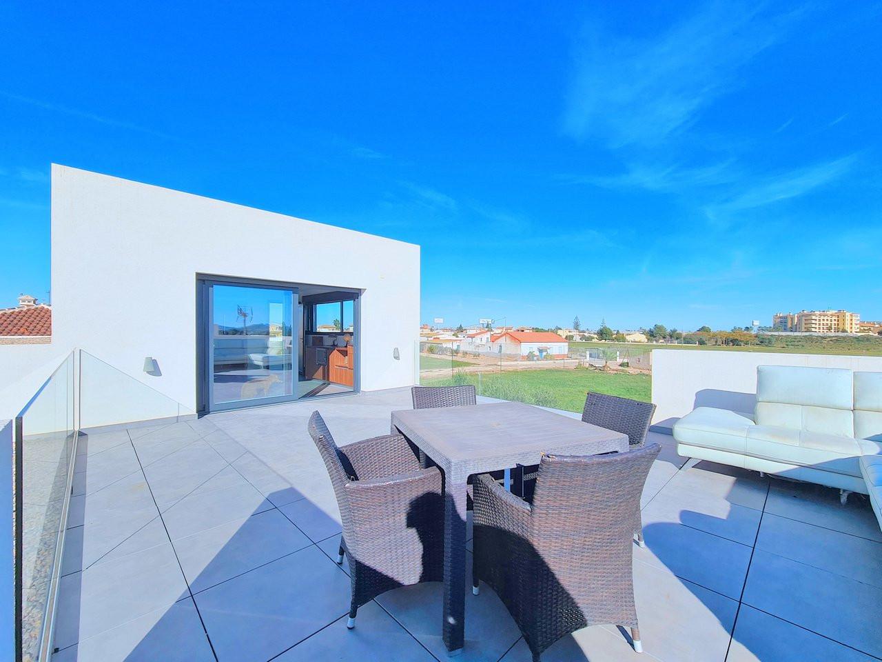 Villa for Sale in Los Alcázares