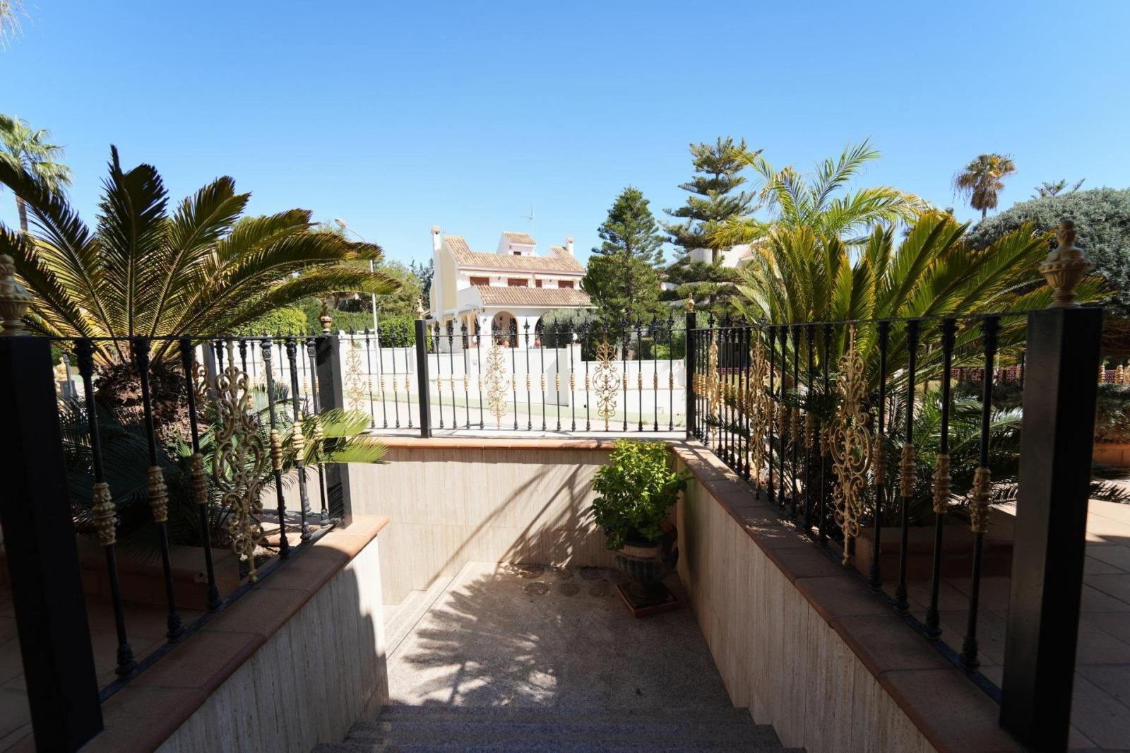 Villa en Venta en Orihuela
