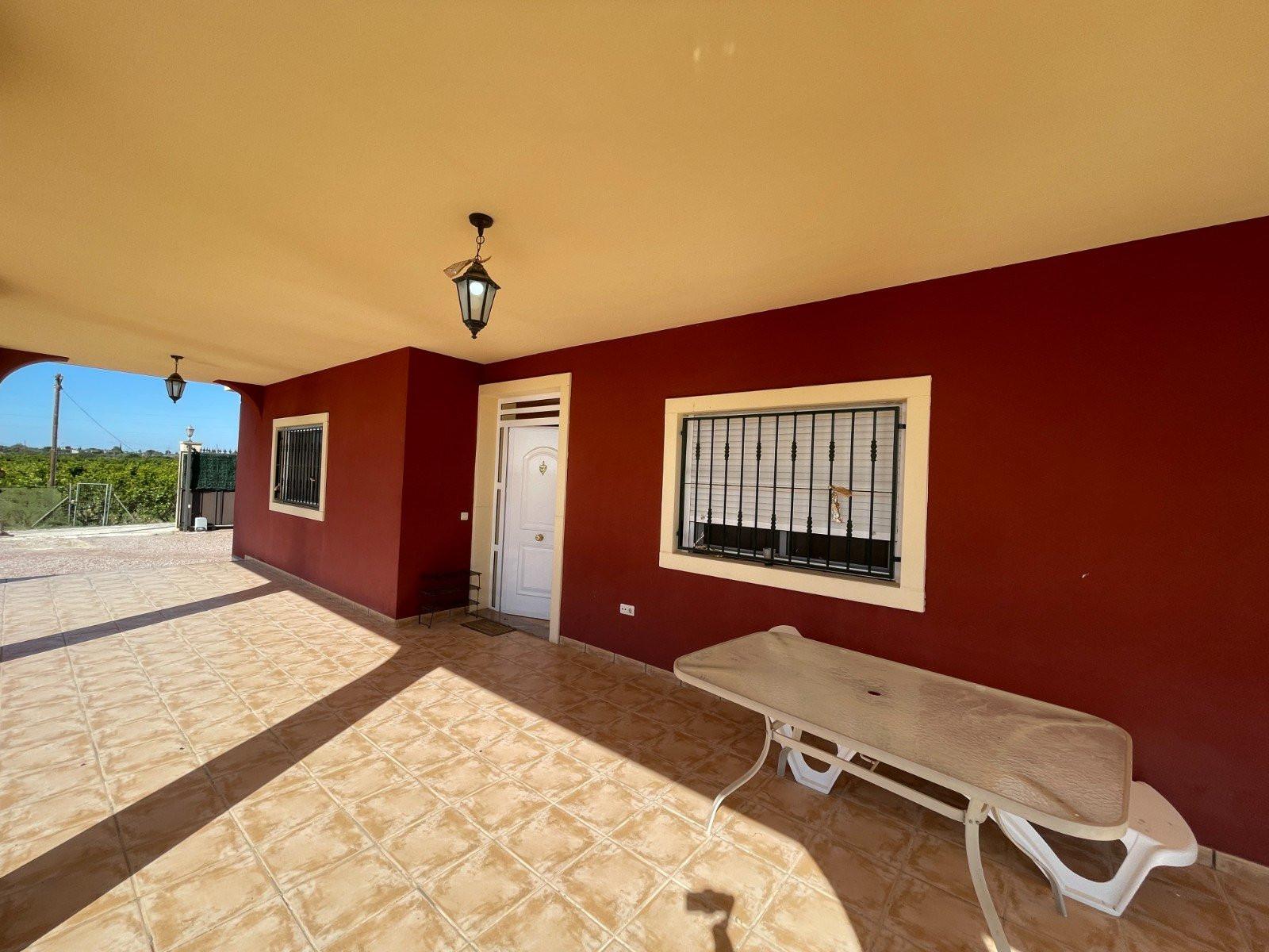 Villa en Venta en Albatera