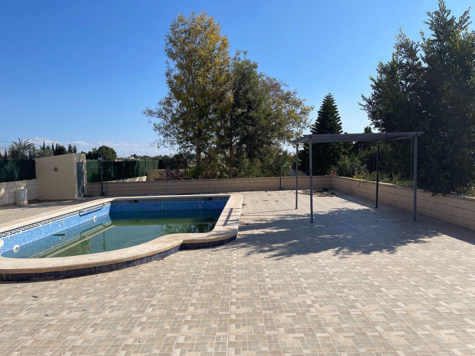 Villa en Venta en Albatera