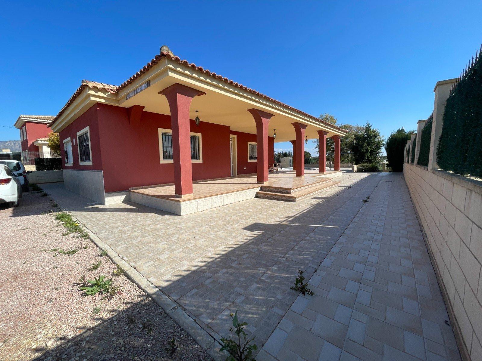 Villa en Venta en Albatera