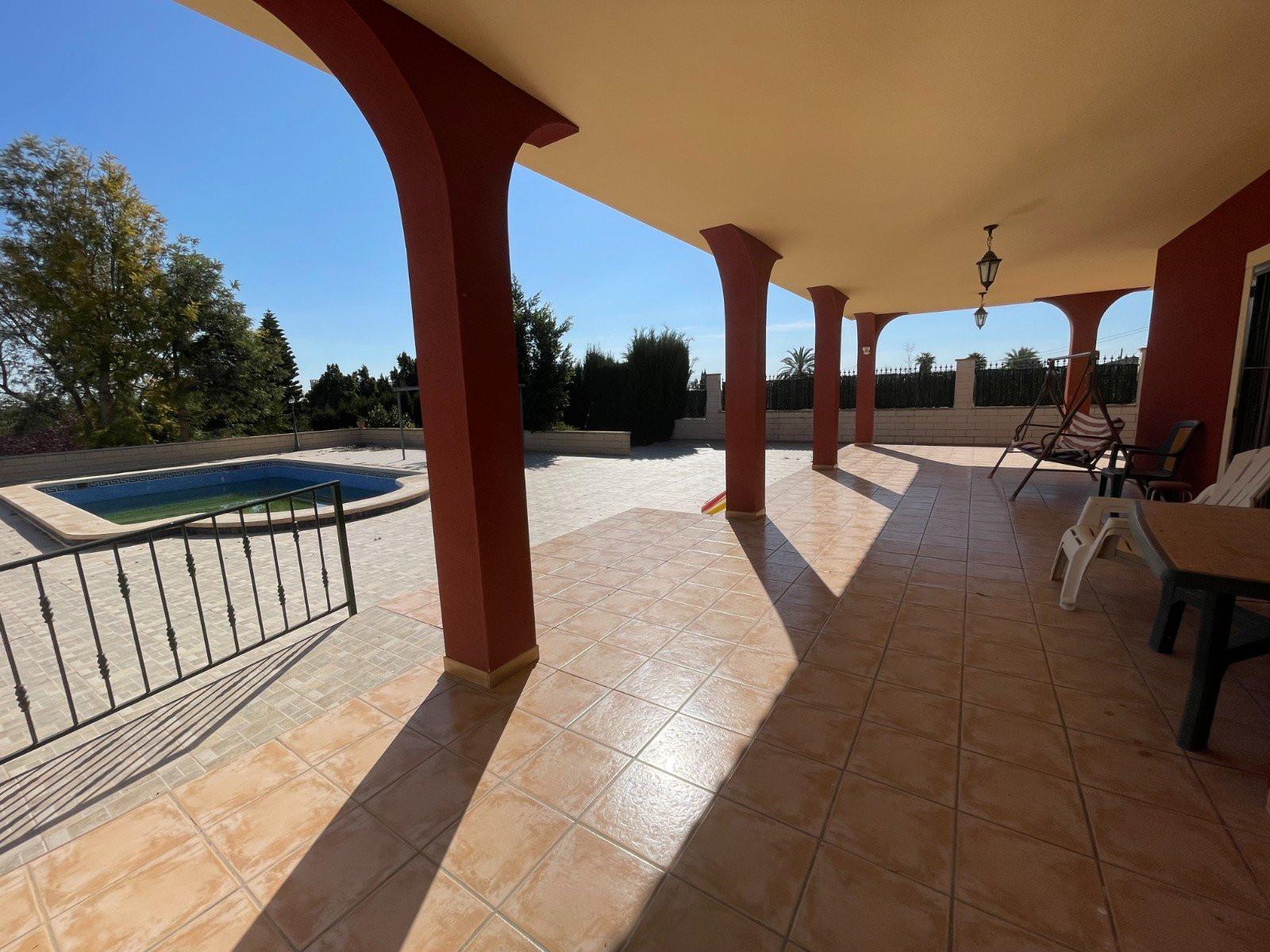 Villa en Venta en Albatera