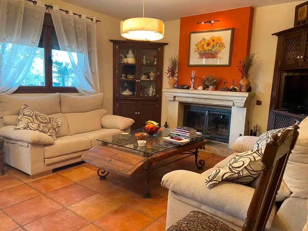 Chalet en Venta en Valjunquera