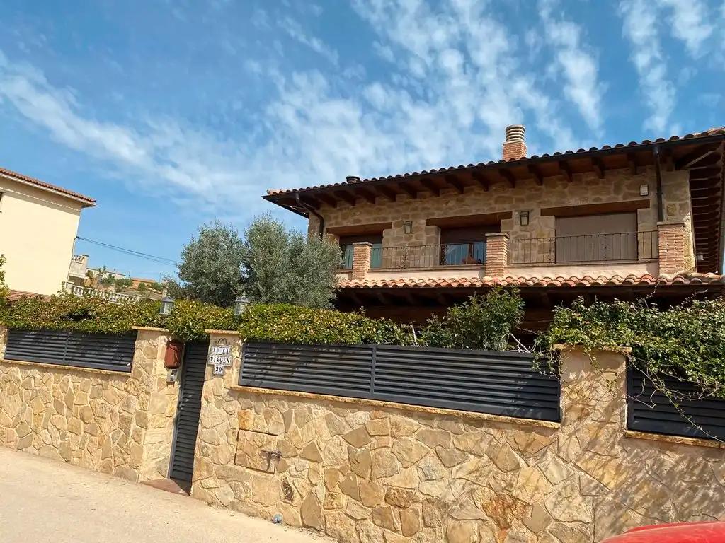 Chalet en Venta en Valjunquera
