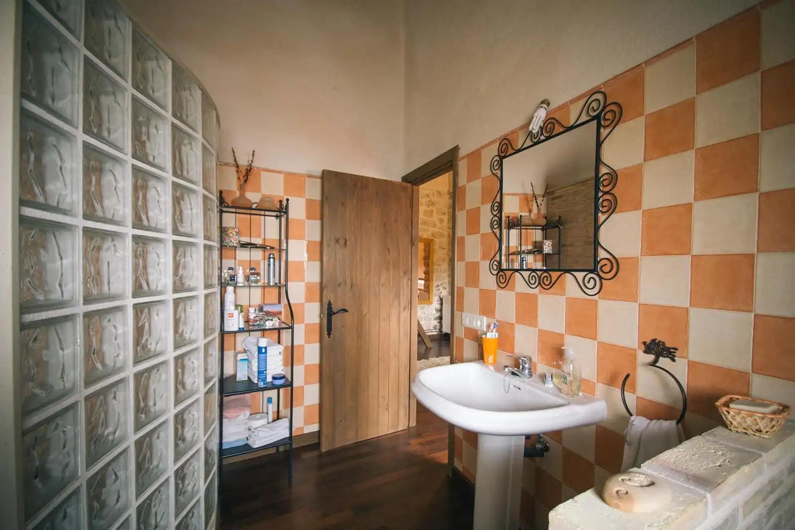 House for Sale in Cretas