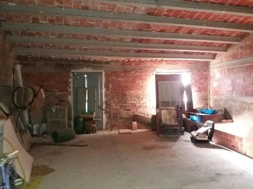 House for Sale in Monroyo