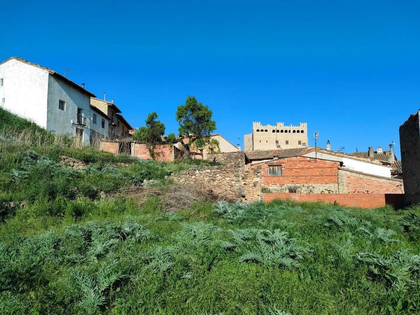 Plot for Sale in Valderrobres