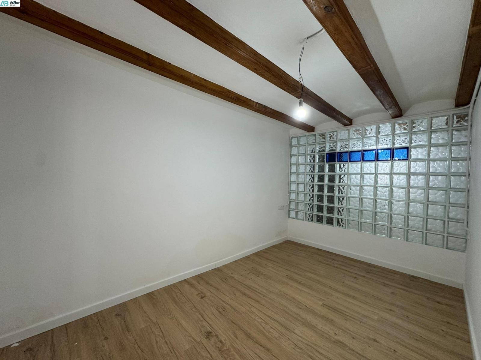 Premise for Rent in Barcelona