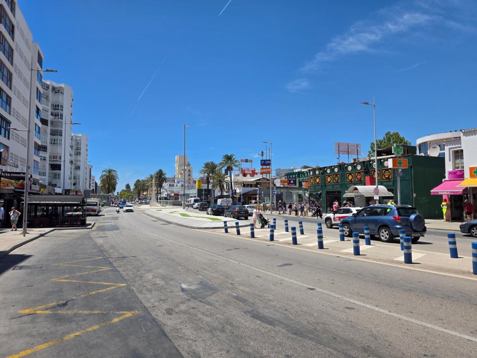 Flat for Sale in Benalmádena