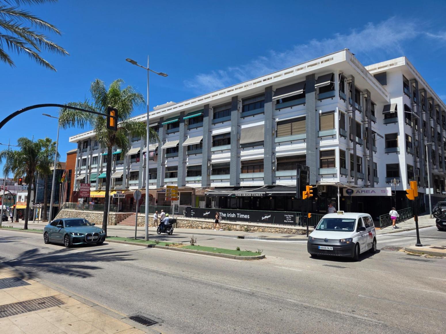 Flat for Sale in Benalmádena