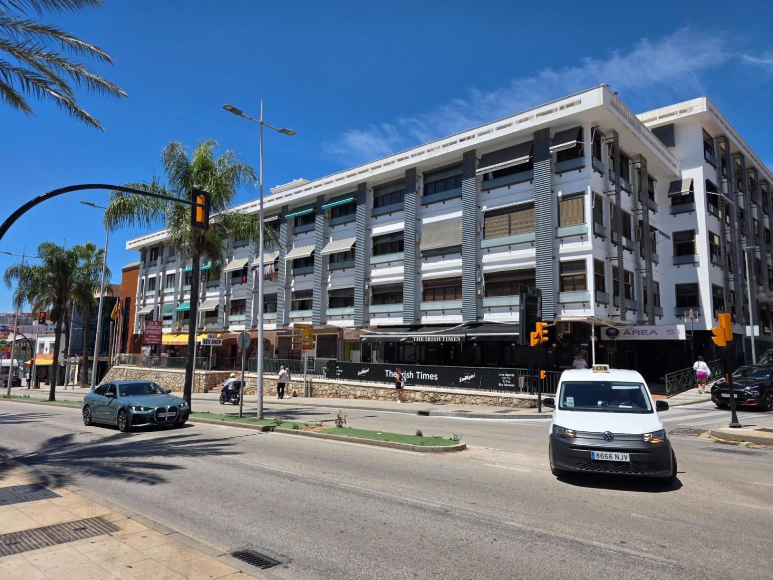 Flat for Sale in Benalmádena