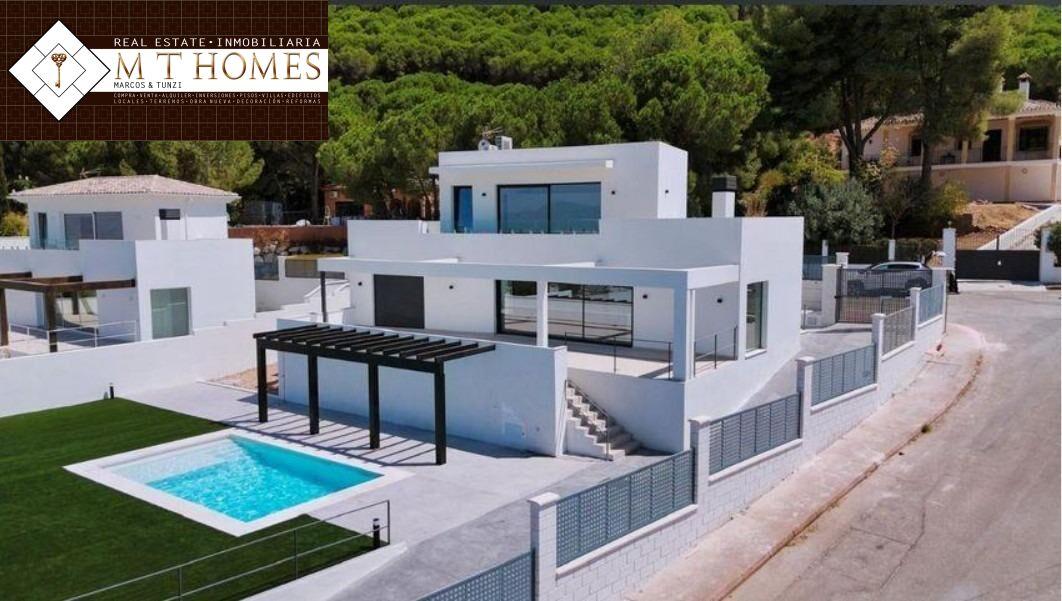 Villa for Sale in Alhaurín de la Torre
