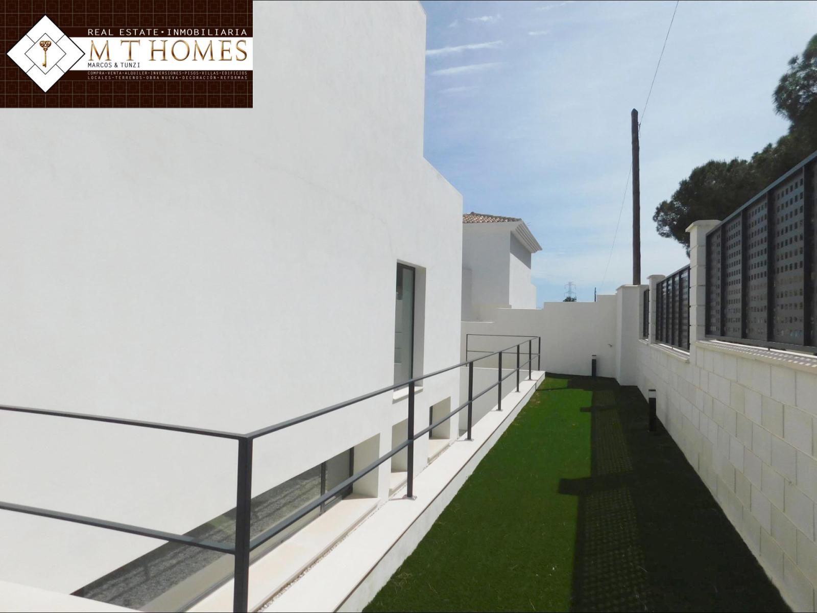 Villa for Sale in Alhaurín de la Torre