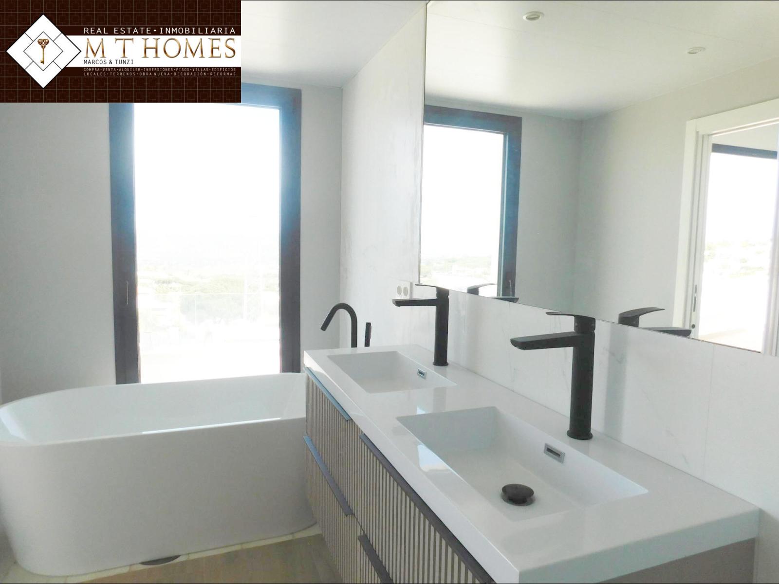 Villa for Sale in Alhaurín de la Torre