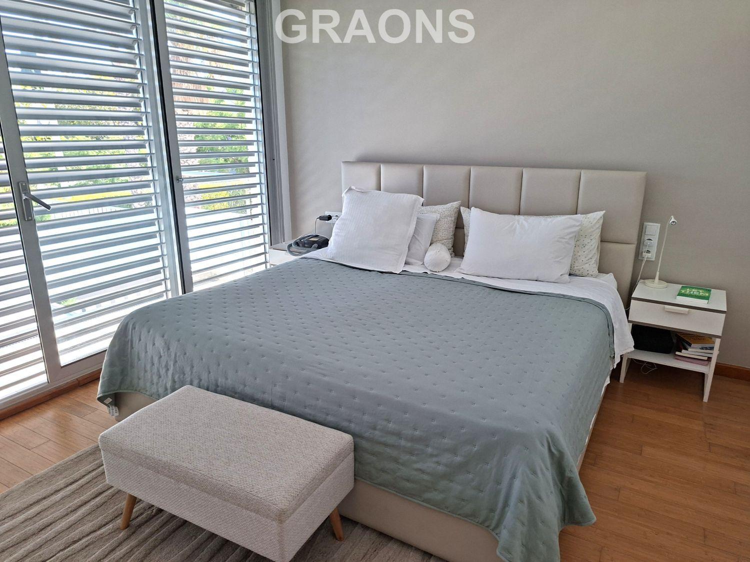 Semi-detached House for Sale in Premià de Dalt