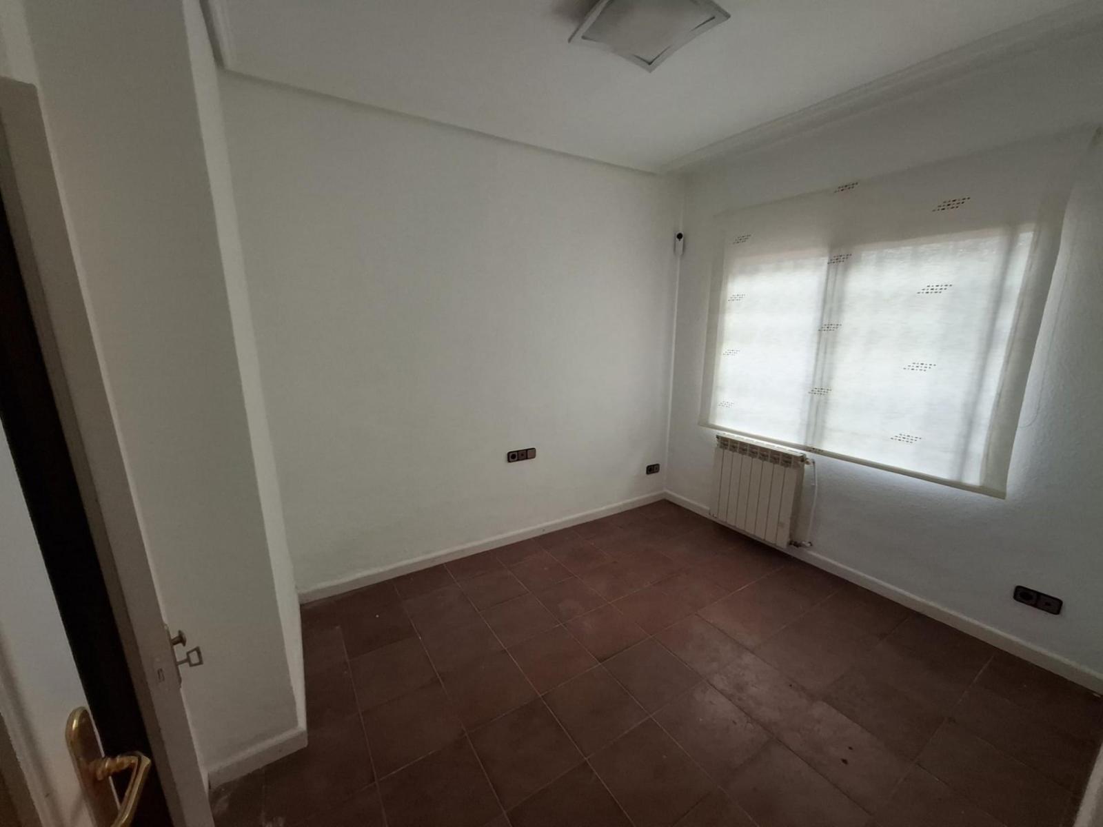 Chalet for Sale in Paterna