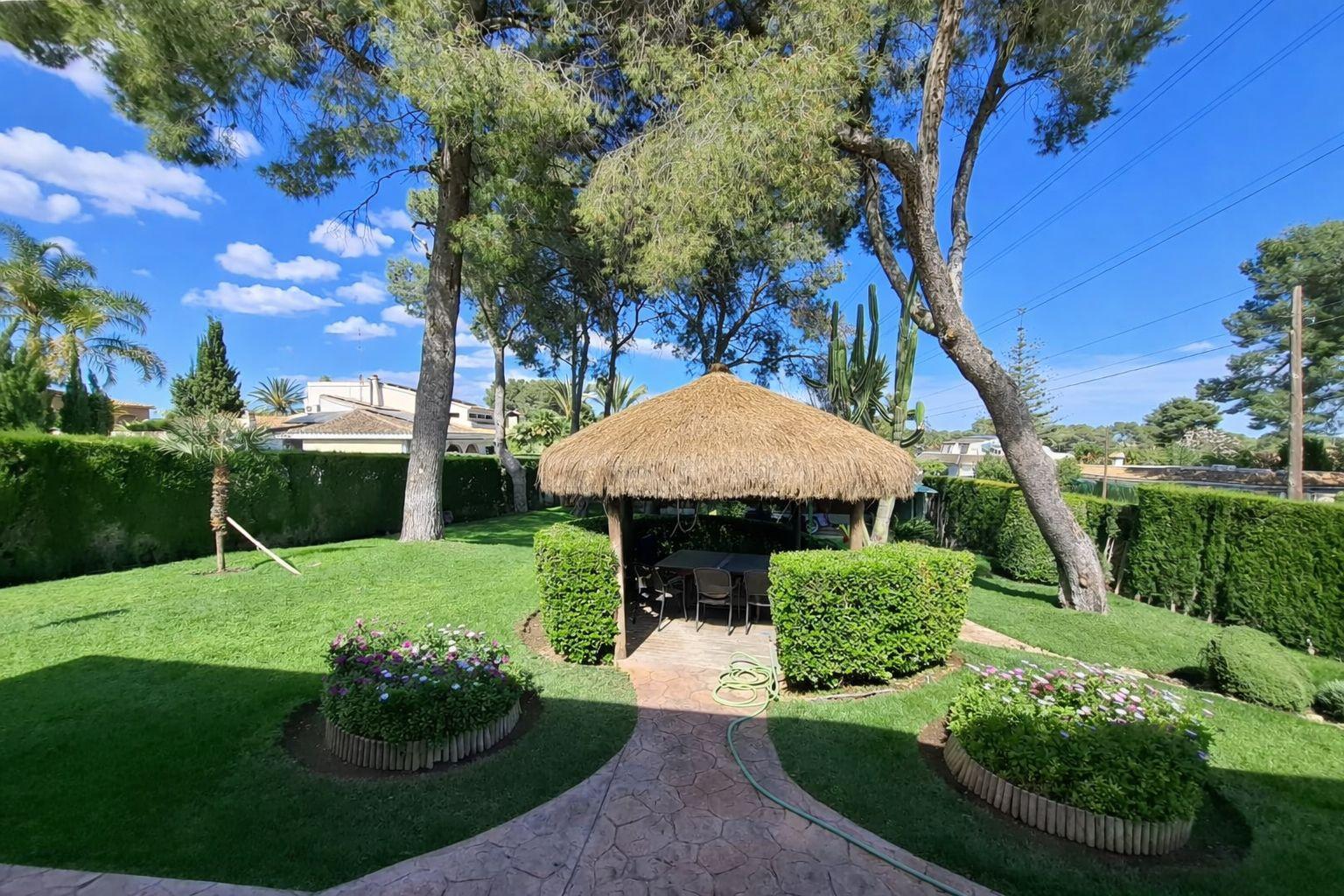 Chalet for Sale in Paterna