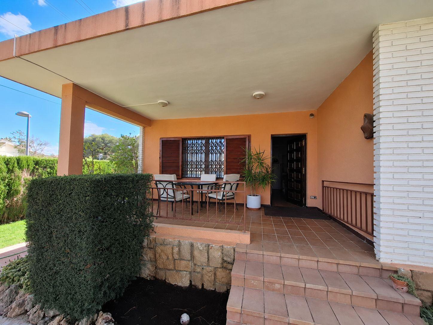 Chalet for Sale in Paterna